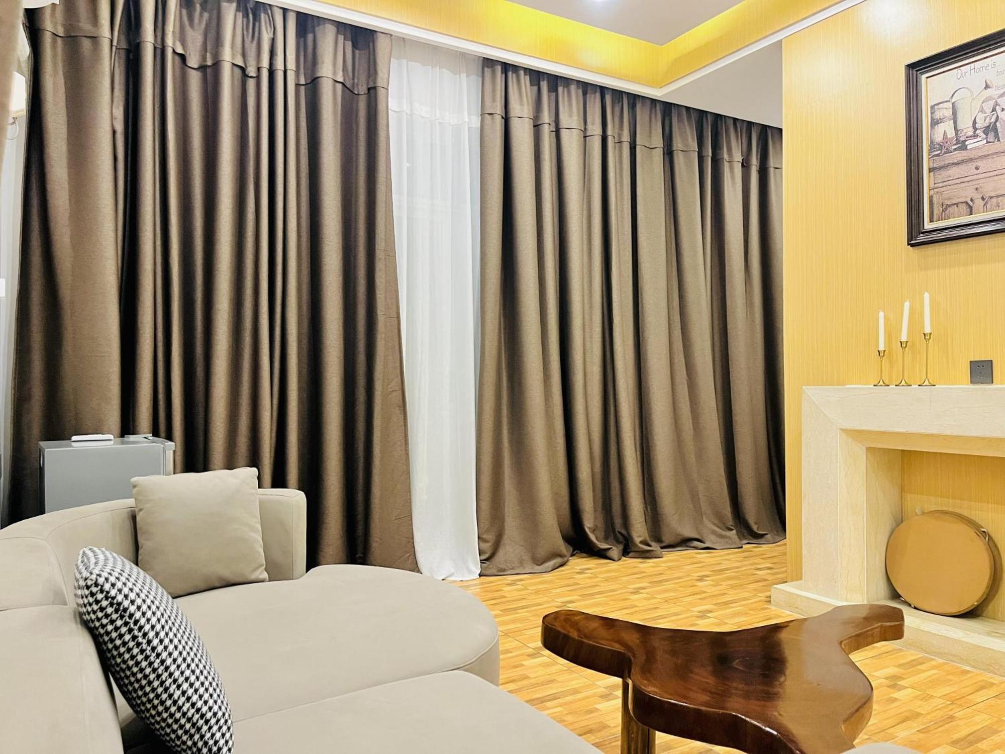 H&H Hotel Kinshasa Eksteriør billede